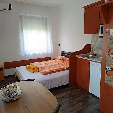شقة Nemeti Apartmanhaz